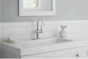 Single Hole Single-Handle Deck Mount High-Arc Bathroom Faucet